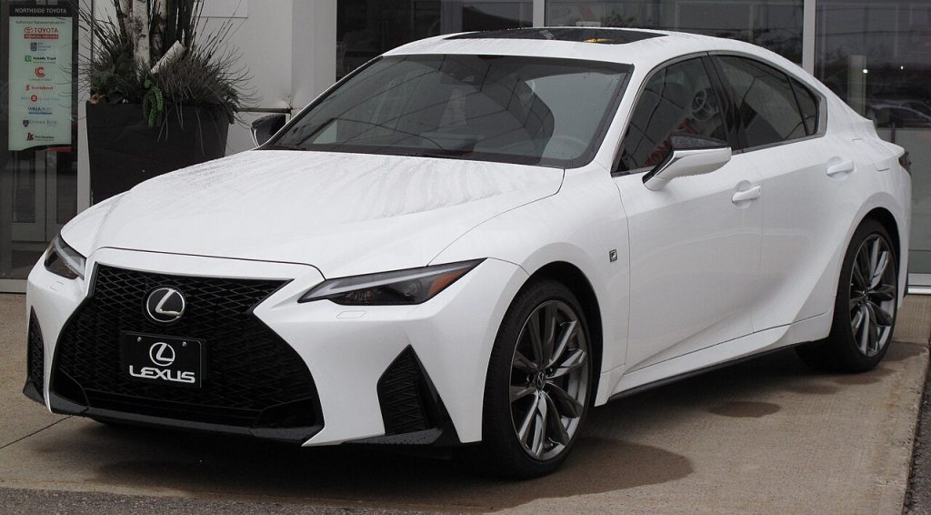 Lexus IS — внешний вид